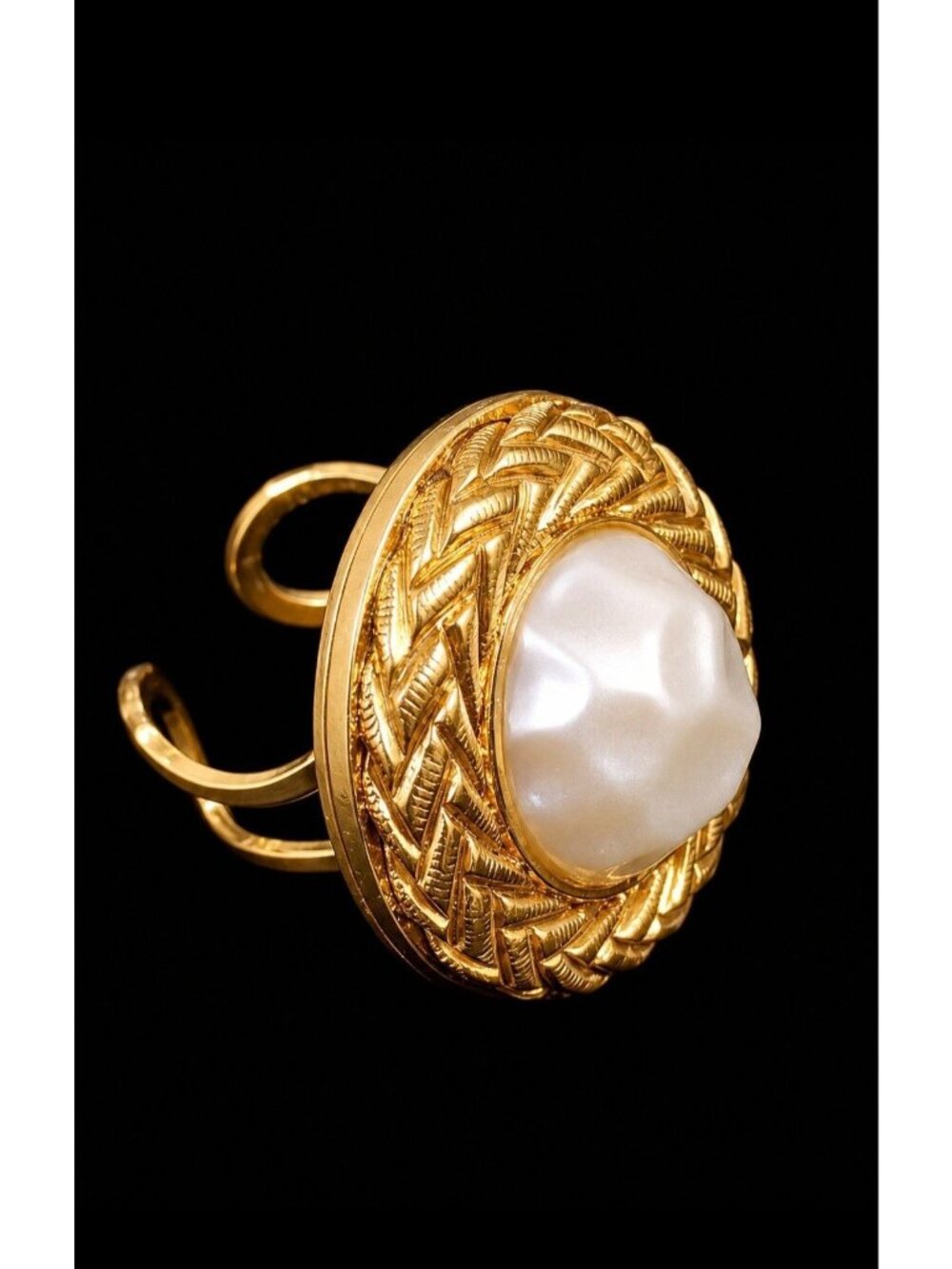 1980s Vintage Faux Baroque Pearl Gold Tone Oversized Statement Ring